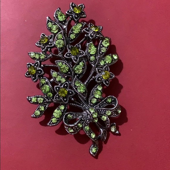 Flower Pin - Picture 3 of 3